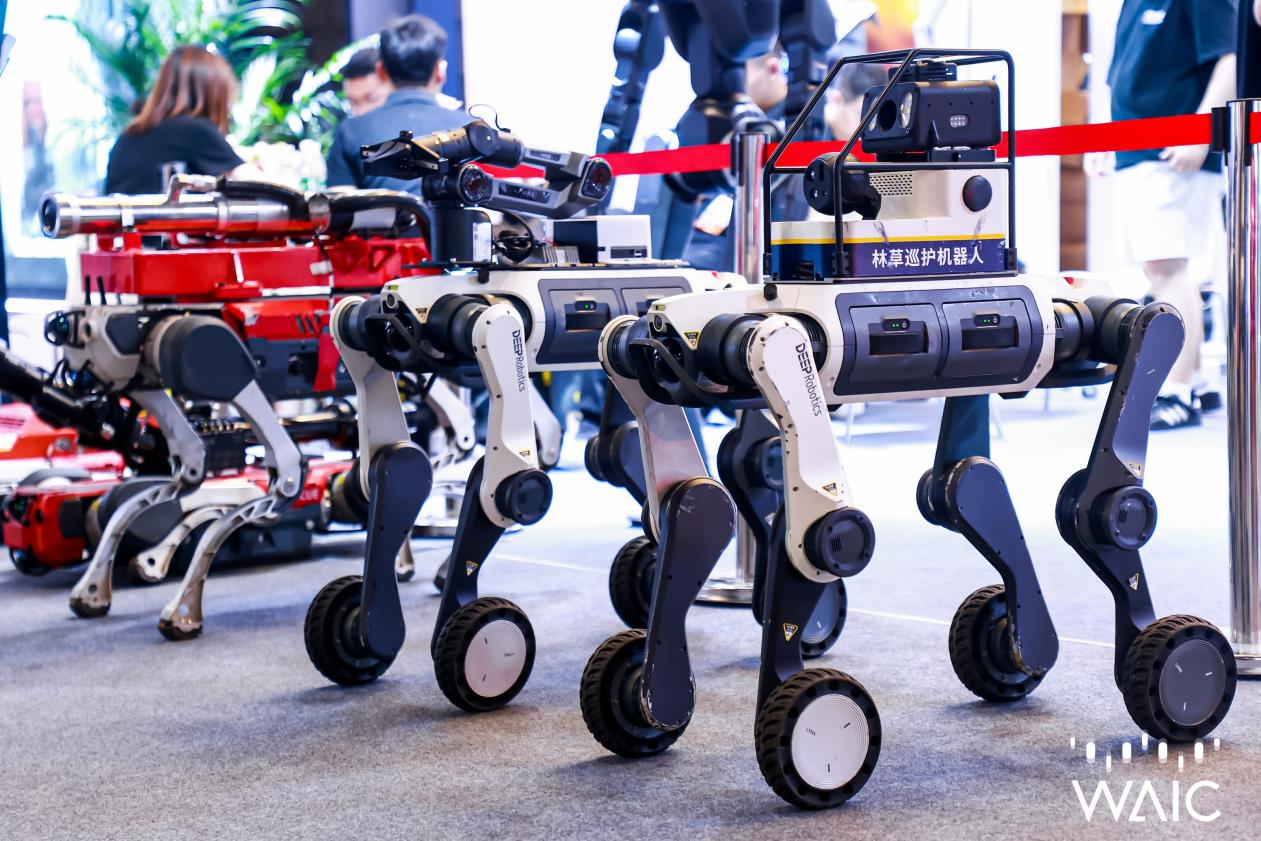 DEEP Robotics Makes a Major Appearance at WAIC 2026 - 4