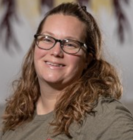How Event Expert Jenny Lashuay Explains Choosing a Venue for Corporate Team Building in HelloNation