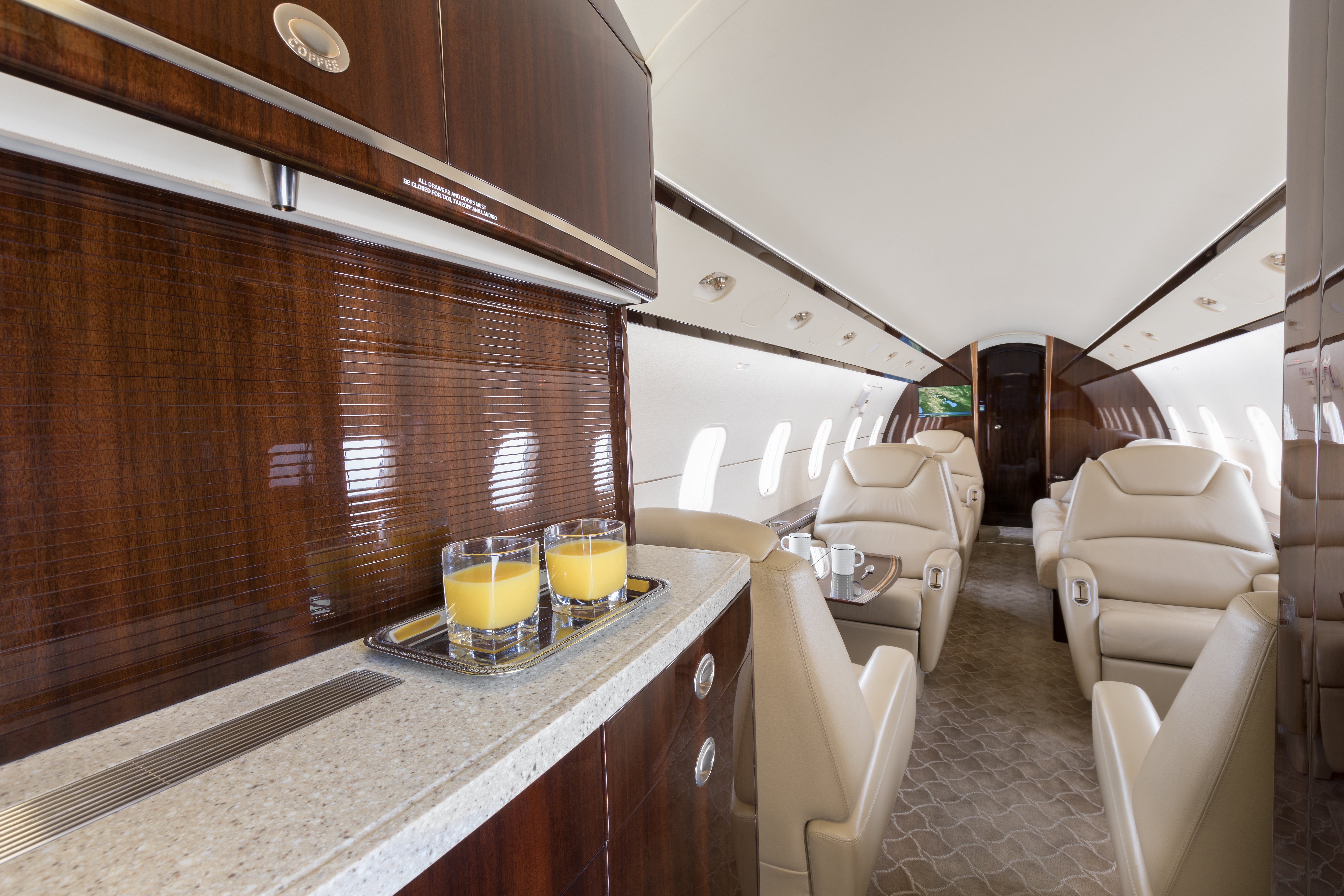 Challenger 300 - Galley