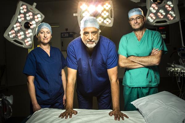 Surgeons: At the Edge of Life - season 1 to 4