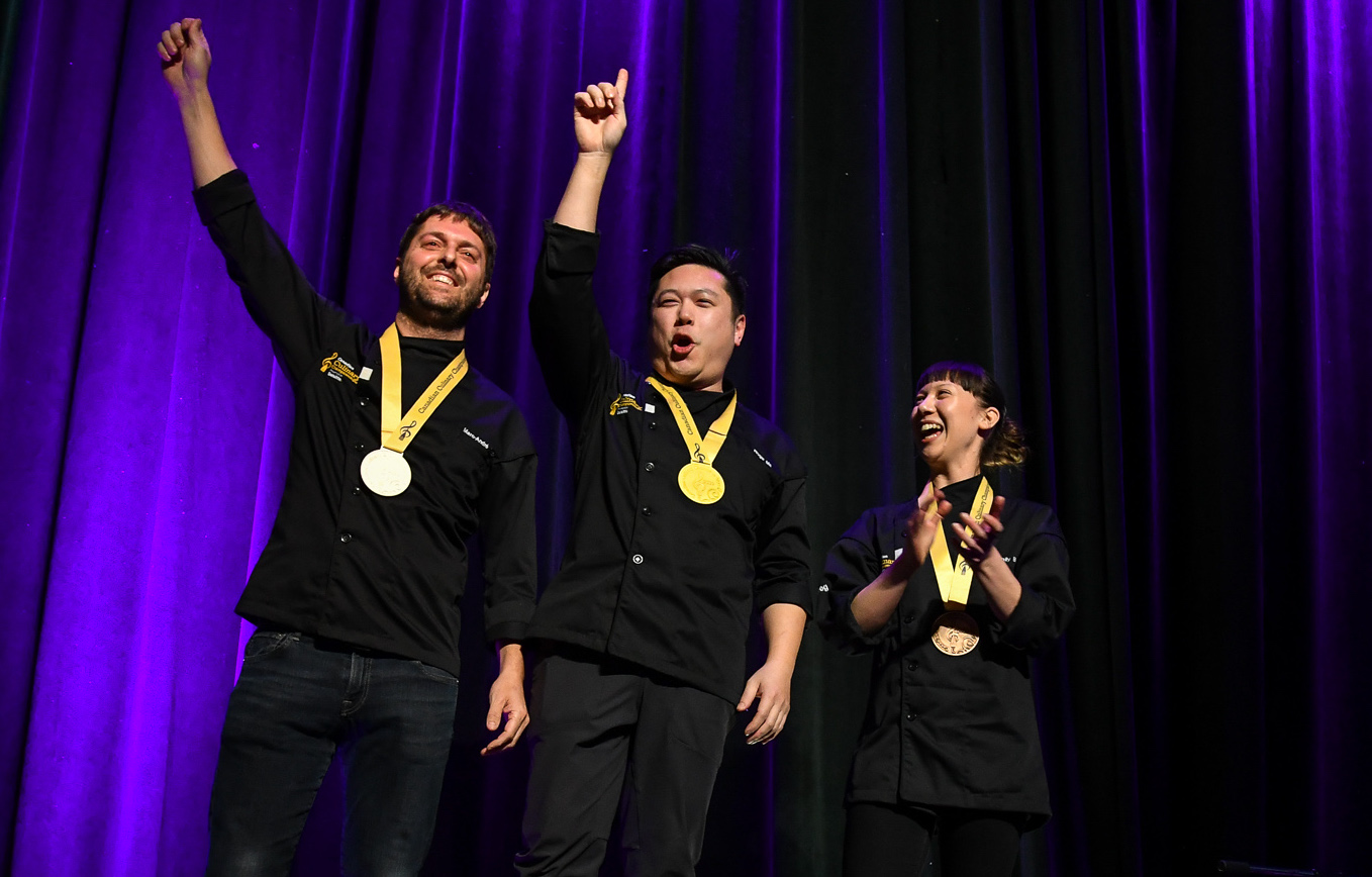 Canada'sGreatKitchenParty2020CulinaryChampions_BEN_2015_RogerMa_Podium_PhotoBenCampoux