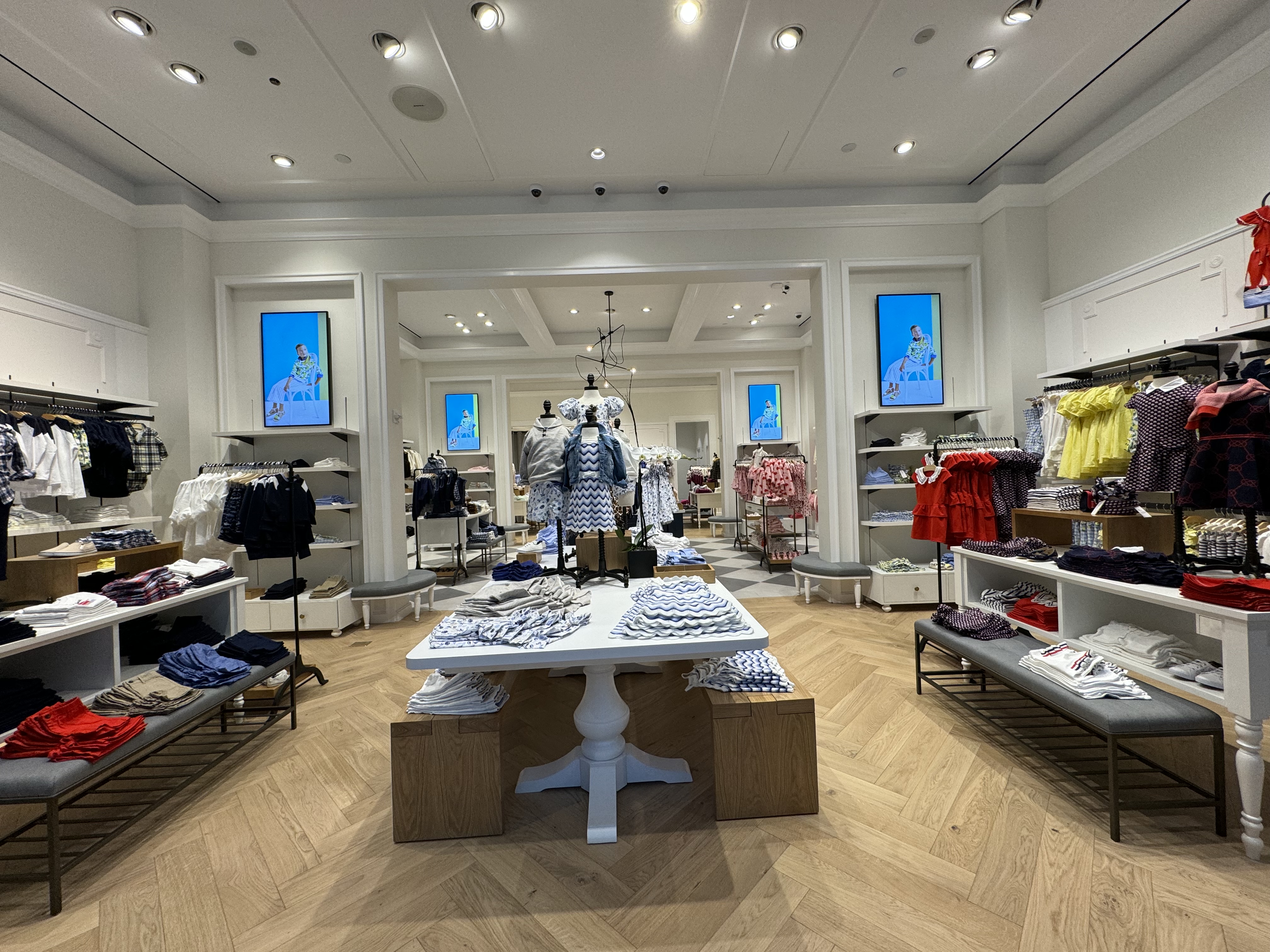 Samsung QM50C synchronized displays at Janie and Jack Brookfield Place