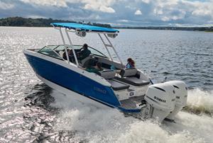 Cobalt Reimagines the Outboard with the Premium R8 Outboard Sport Runabout