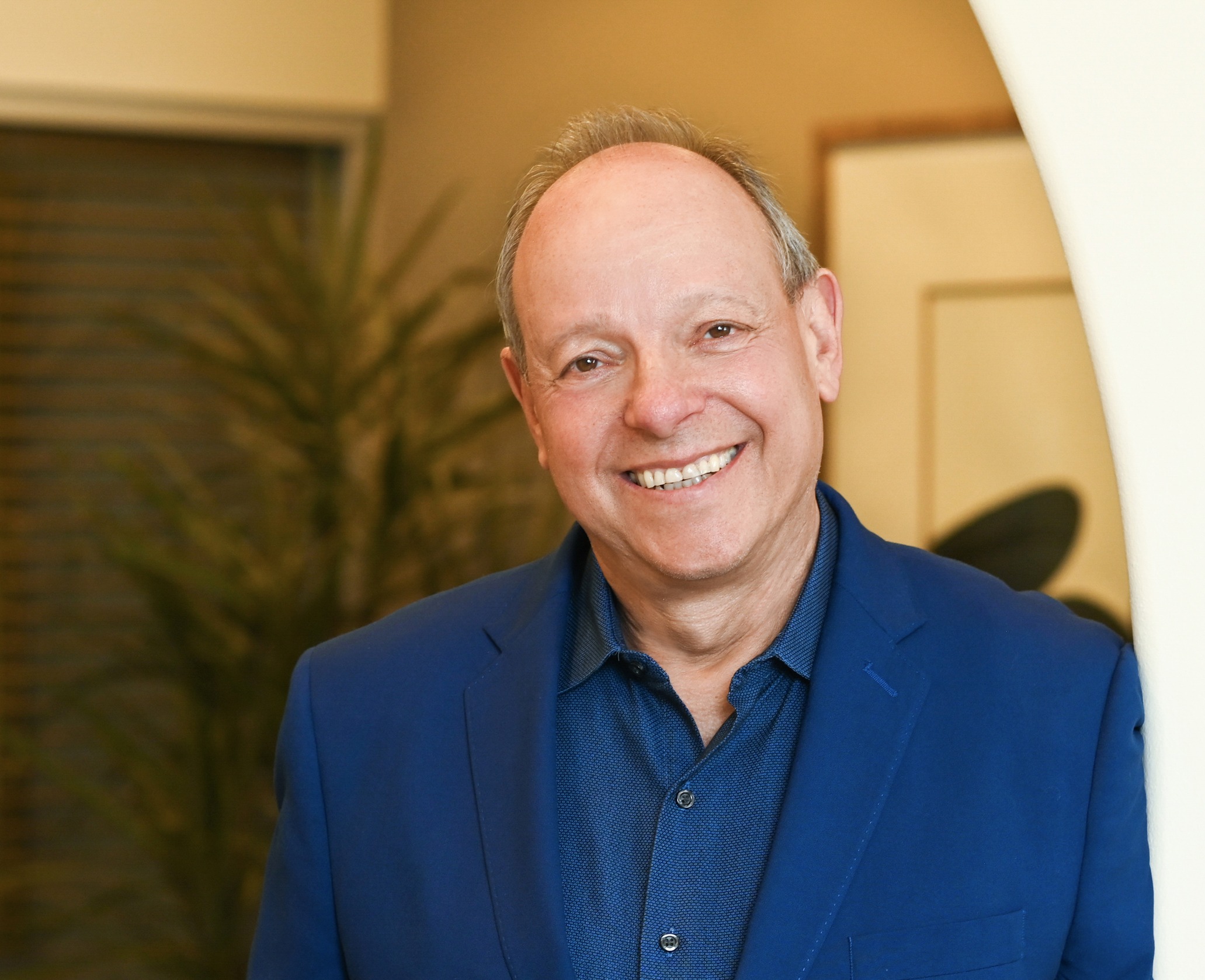 Bob Gold Headshot_jacket