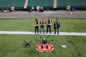 Équipage de drone au stade du Commonwealth d'Edmonton