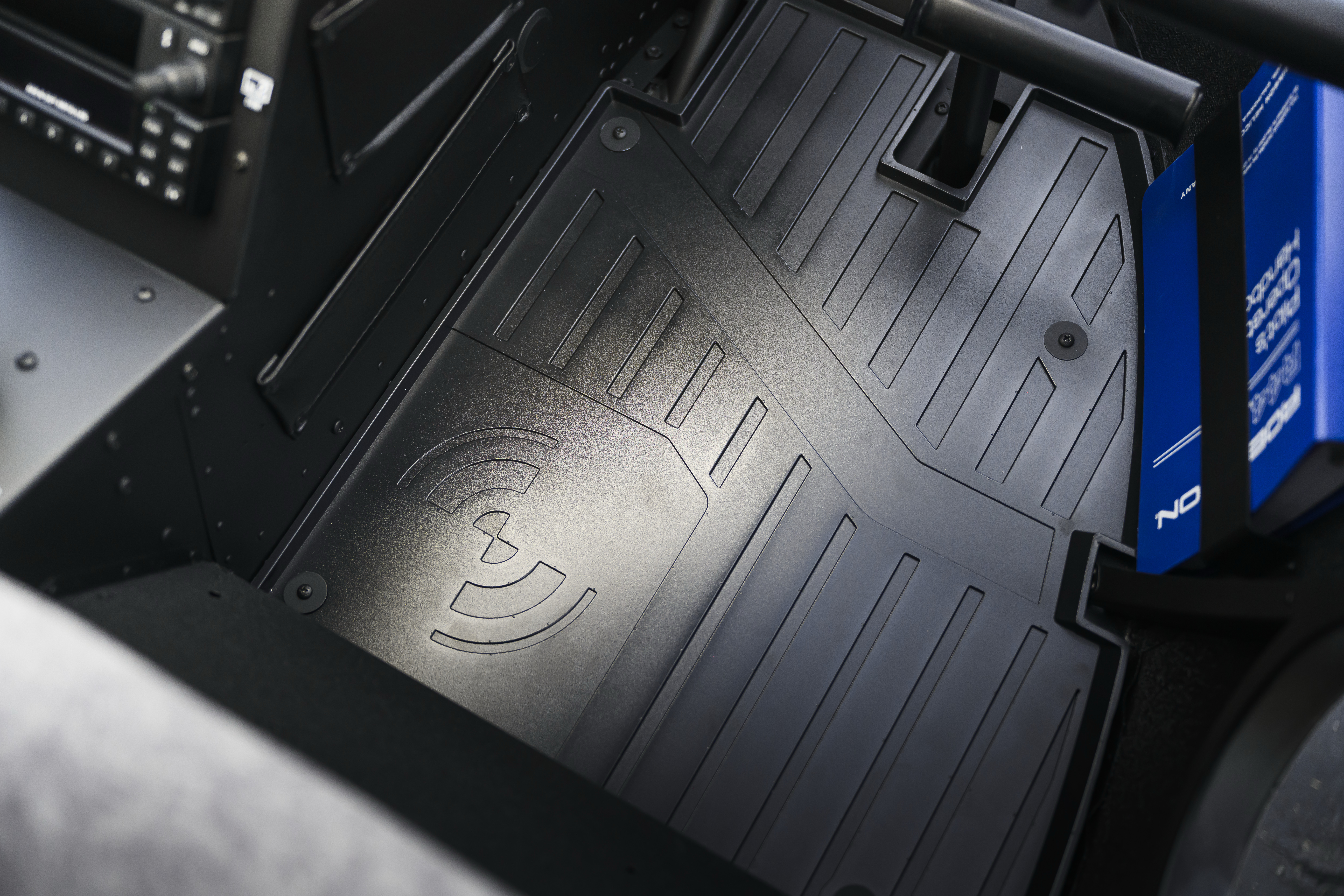 R44 UT Floormat