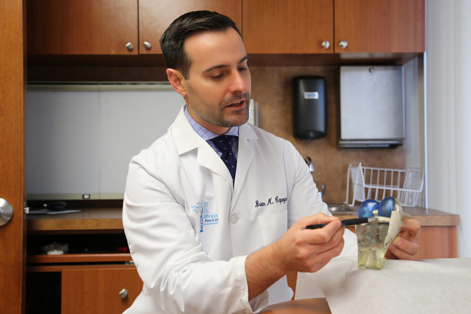 Dr. Brian Capogna Offers Insights On Differences Between Arthroplasty And Arthroscopy 