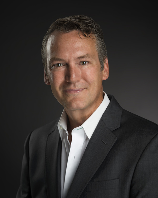 Marc Seguin, Vice-président, Politiques et affaires gouvernementales, Association de l’industrie touristique du Canada (AITC). 