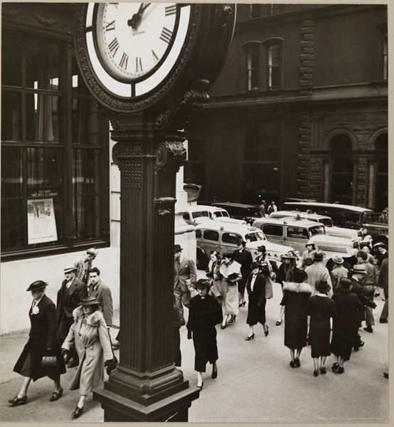 Berenice Abbott, "Tempo of the City I," 1938, Museum of the City of New York. Museum Purchase with funds from the Mrs. Elon Hooker Acquisition Fund, 1940. 40.140.249