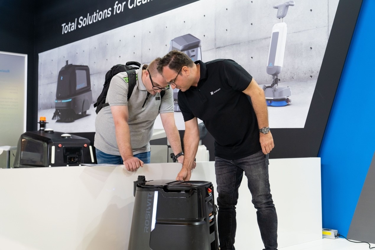 RosiwitCoboticsdemoàCMSBerlin