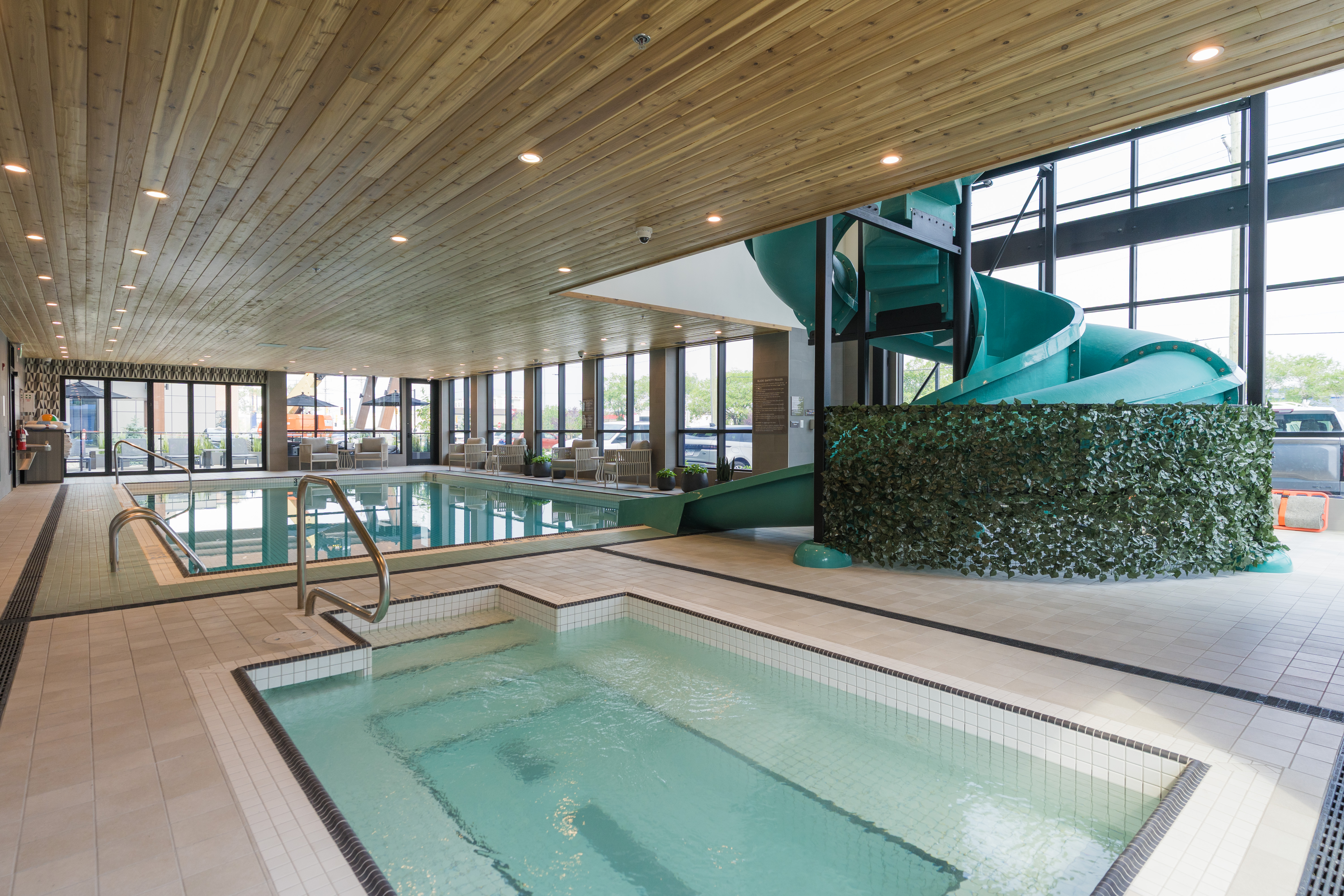 Sandman Signature Winnipeg Airport Hotel & Suites - Leisure Centre Pool