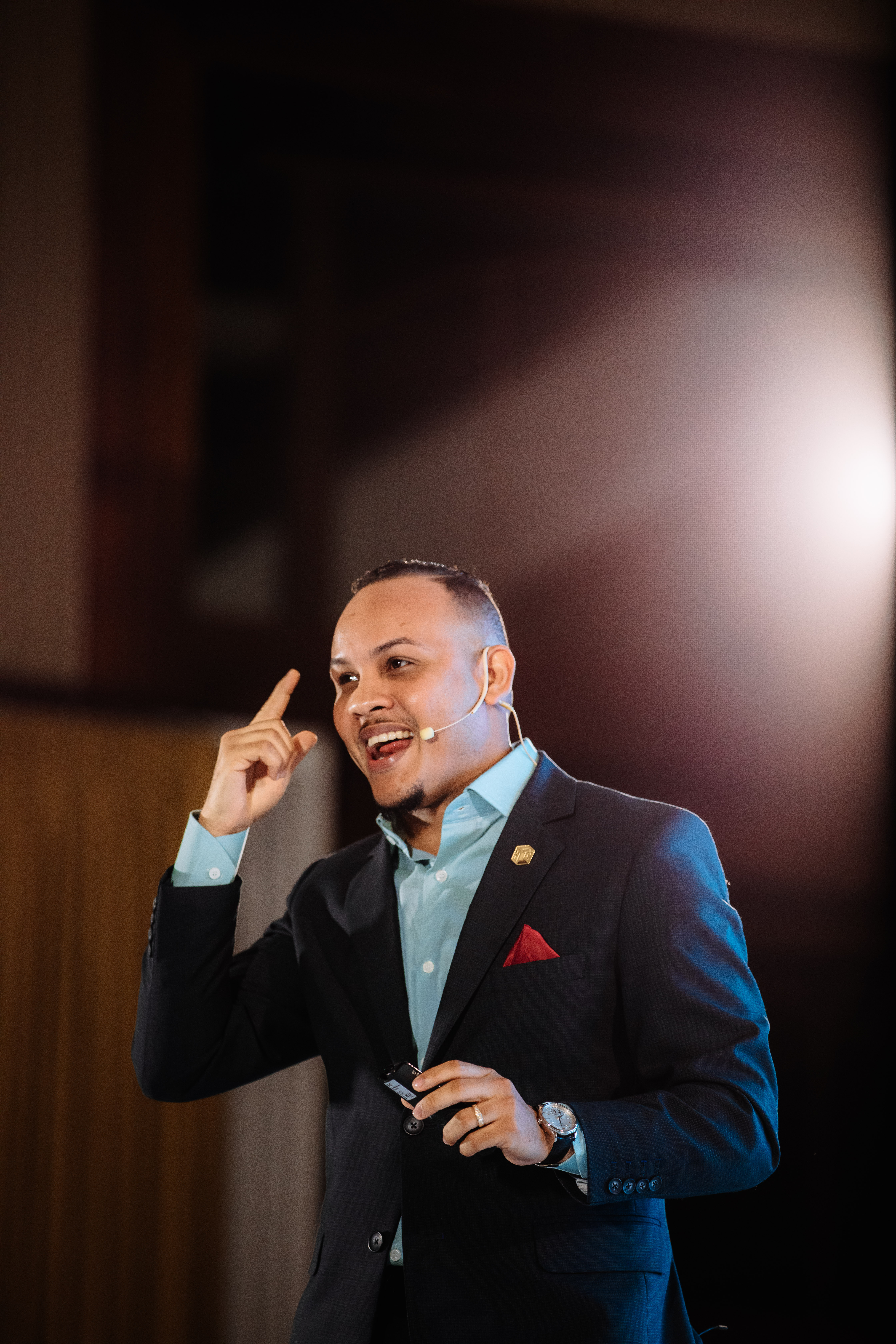 Jairo Gonzalez Giving a lecture in Guatemala