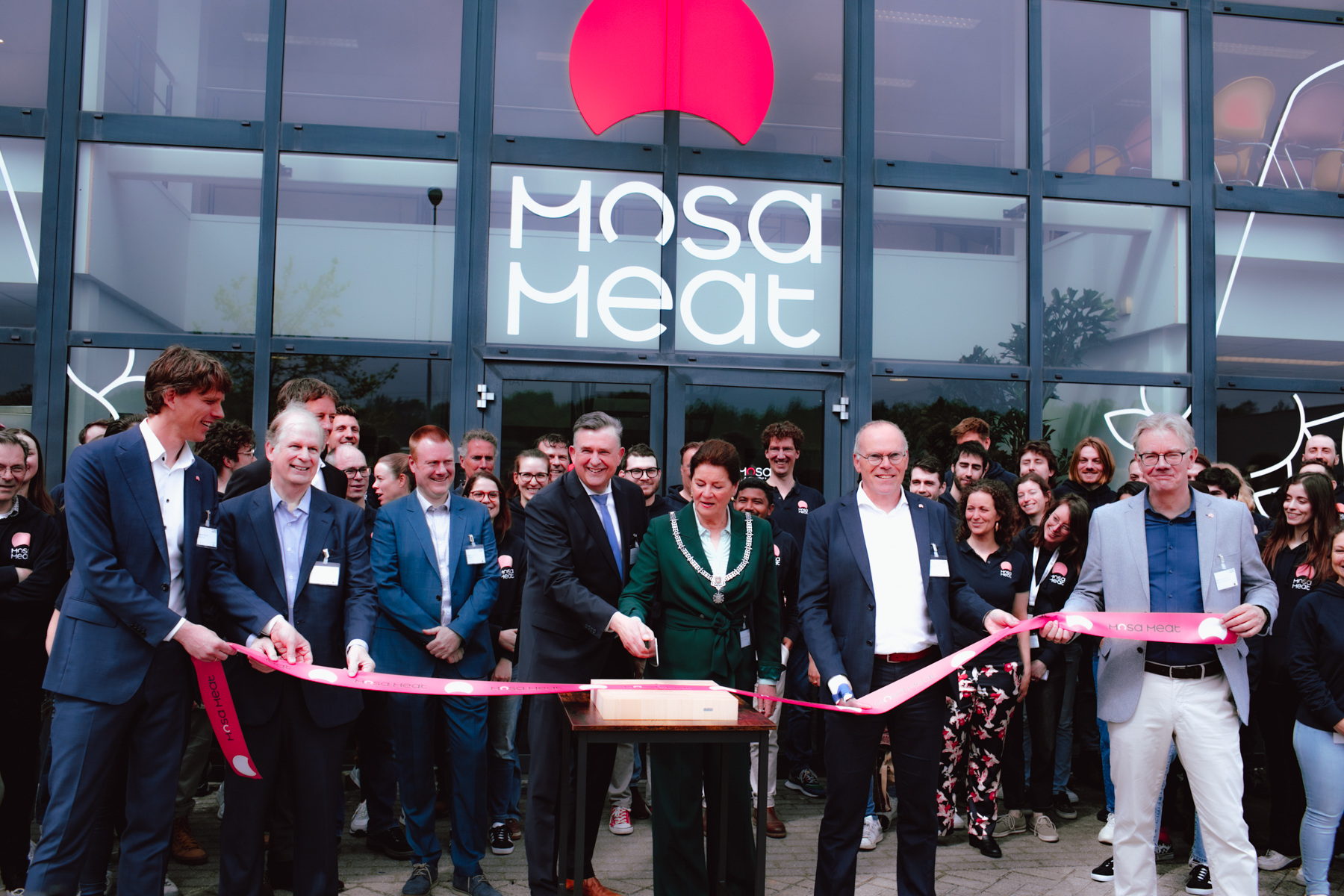 Ribbon cutting ceremony Mosa Meat scale-up facility opening