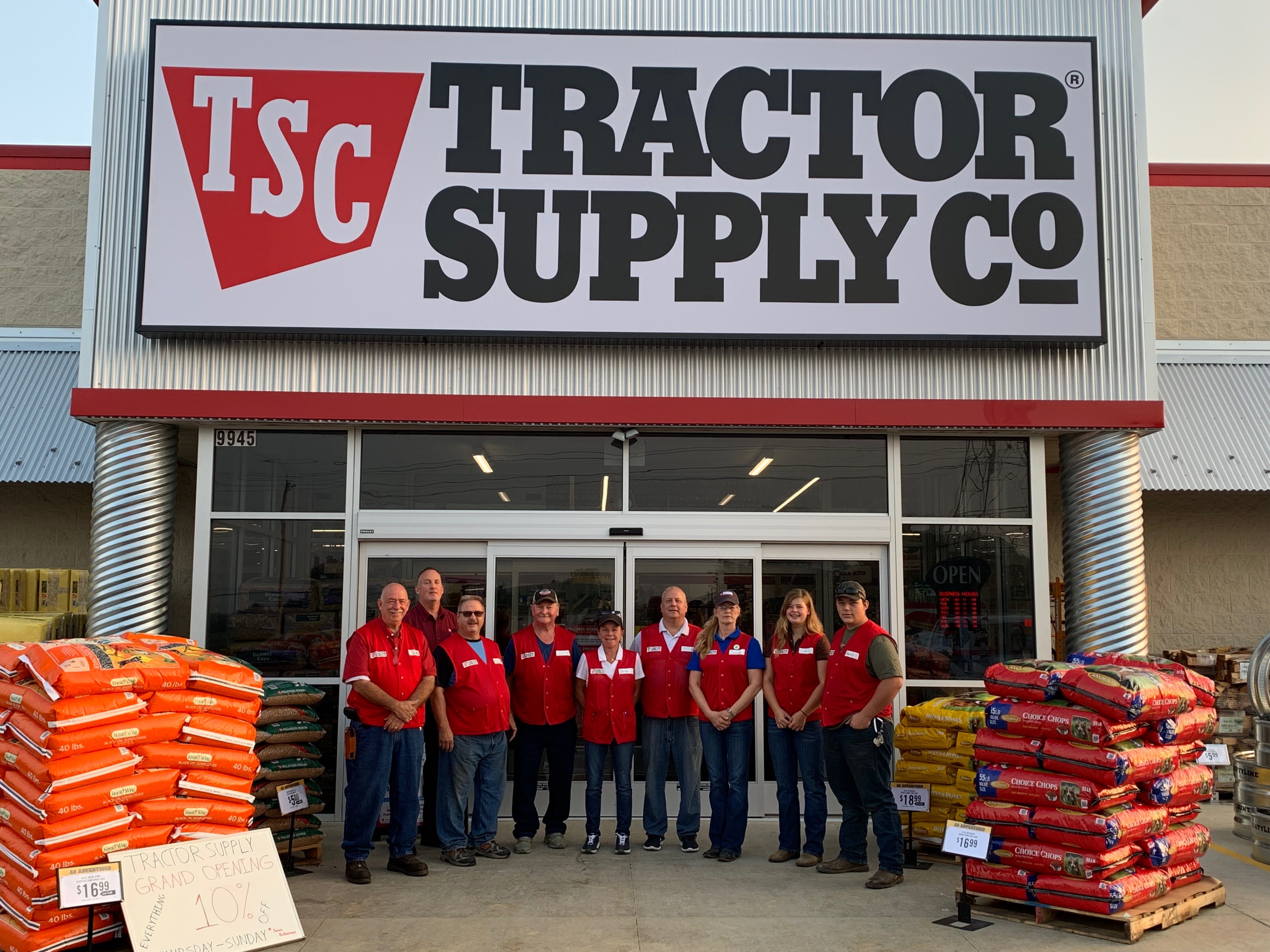 1,800th Store Grand Opening - Berkshire Township, Ohio.jpg