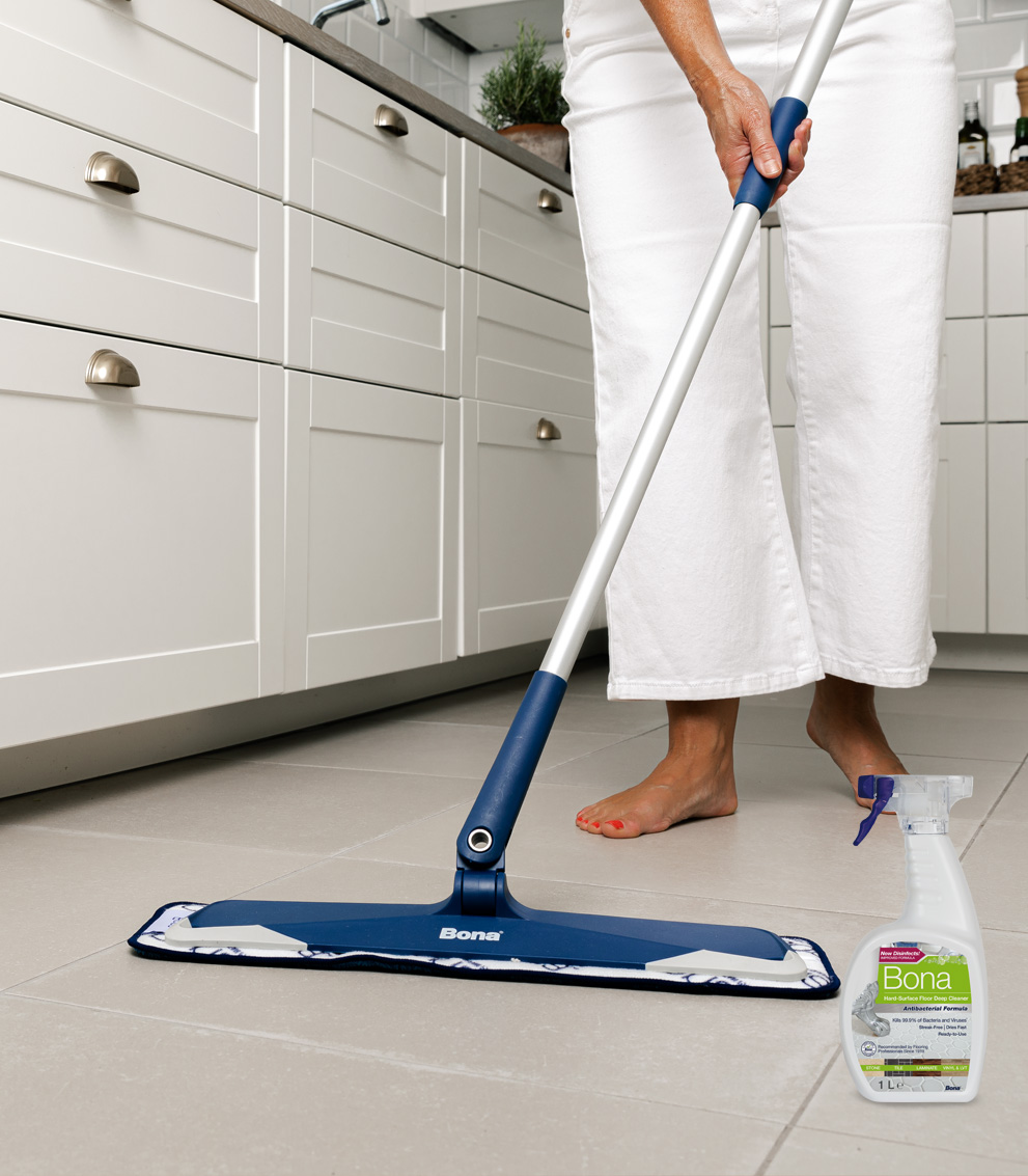 While some traditional antibacterial cleaners use alcohol or chlorine to kill bacteria, Bona Antibacterial Hard-Surface Floor Deep Cleaner is a safer formulation with zero alcohol or chlorine that cleans without any harsh chemical smell. 