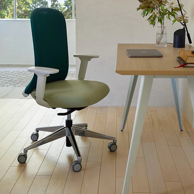 Home Office Muse Chair by URBANICA