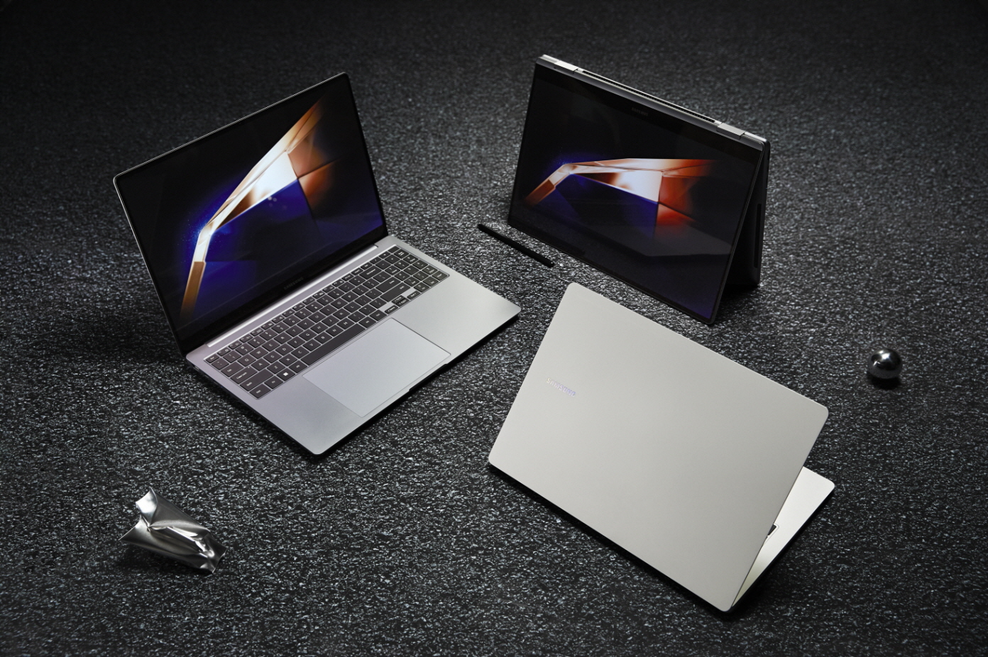 Samsung Galaxy Book4 Ultra, Galaxy Book4 Pro 360 and Galaxy Book4 Pro combine ultra-portable design, elevated performance, and boundless connectivity to reshape the PC experience.