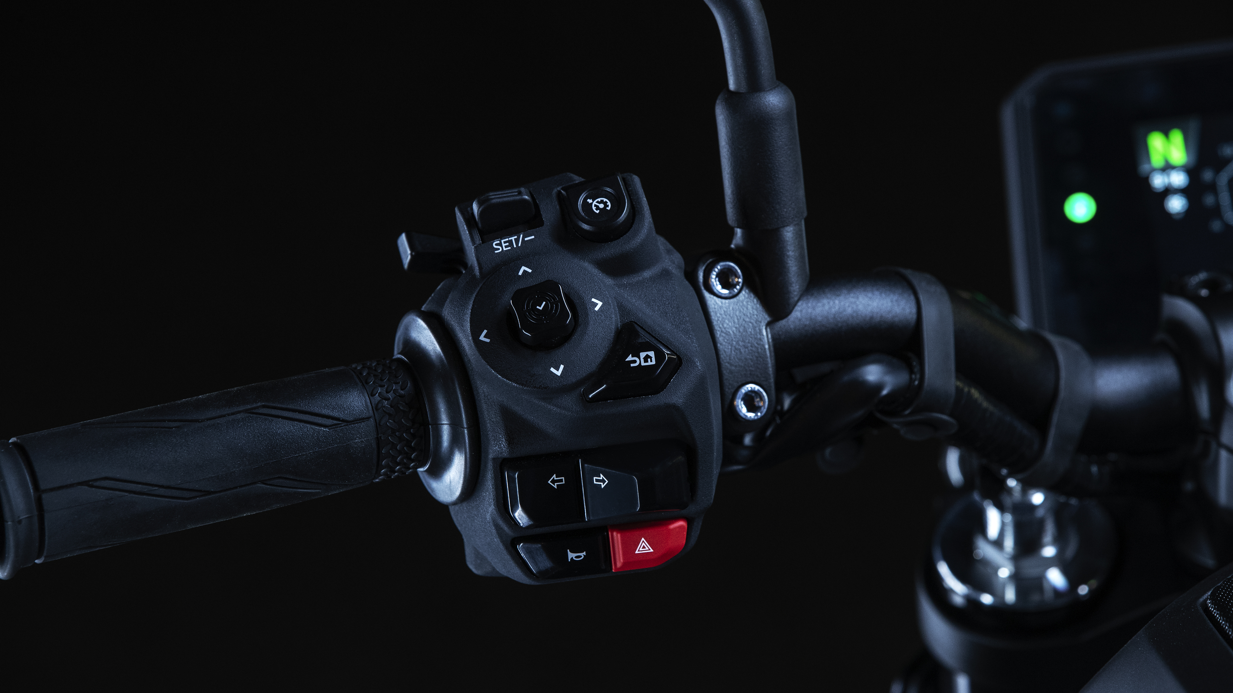 The new cruise control system can be set when riding approximately 25 mph or more in third gear or higher. Intuitive new turn signal functions further enhance the riding experience.