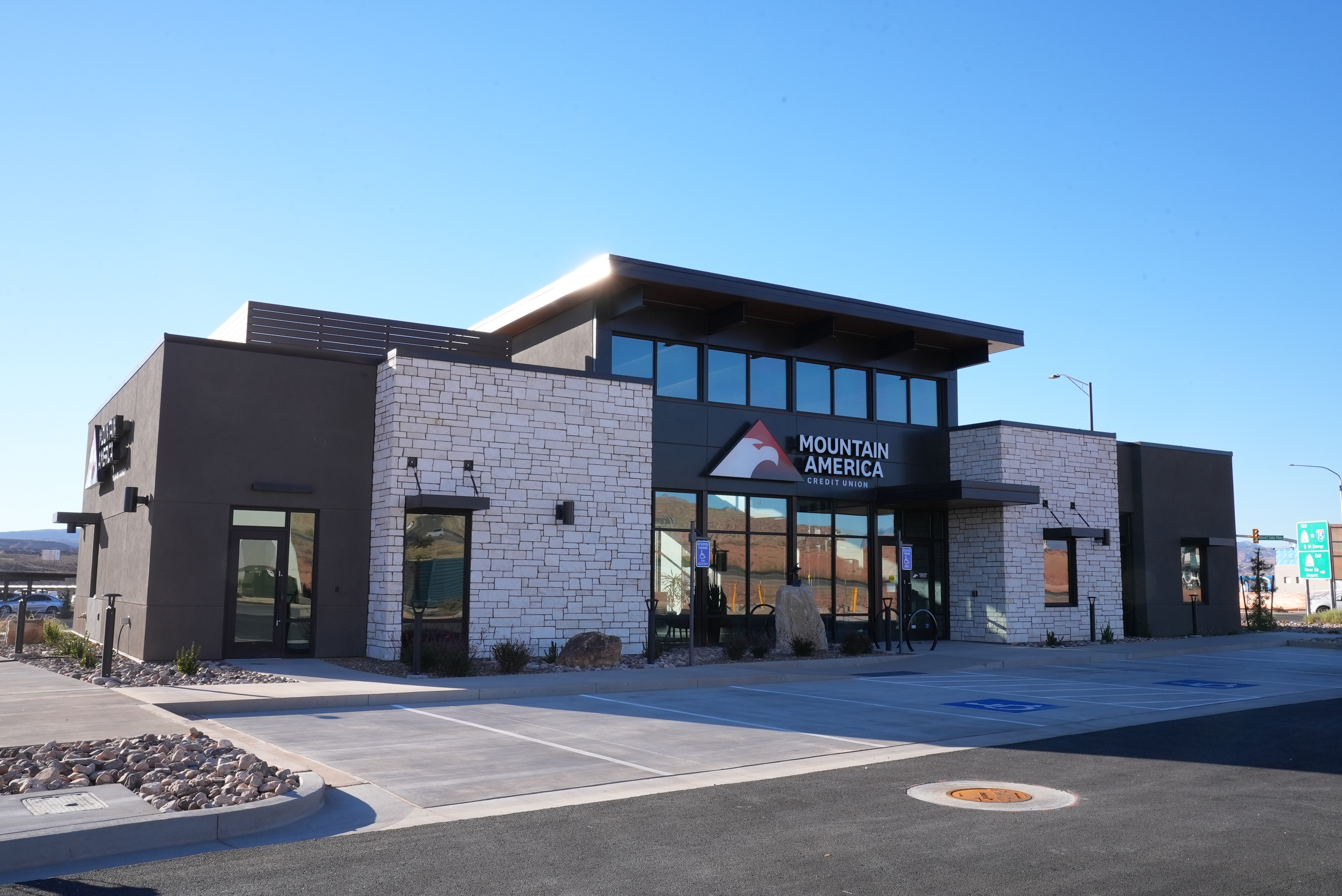 Mountain America Credit Union Expands Southern Utah Presence with New Desert Colors Branch in St. George