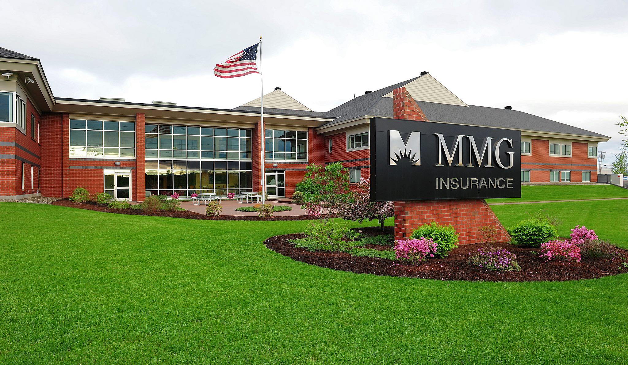 MMG Insurance and Husson University Sign Agreement