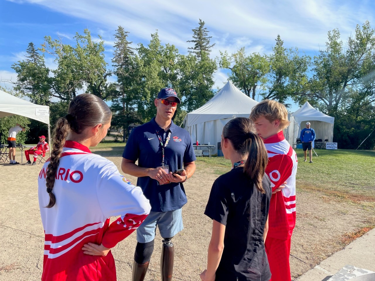 LN_2026 Mike Trauner meets with athletes