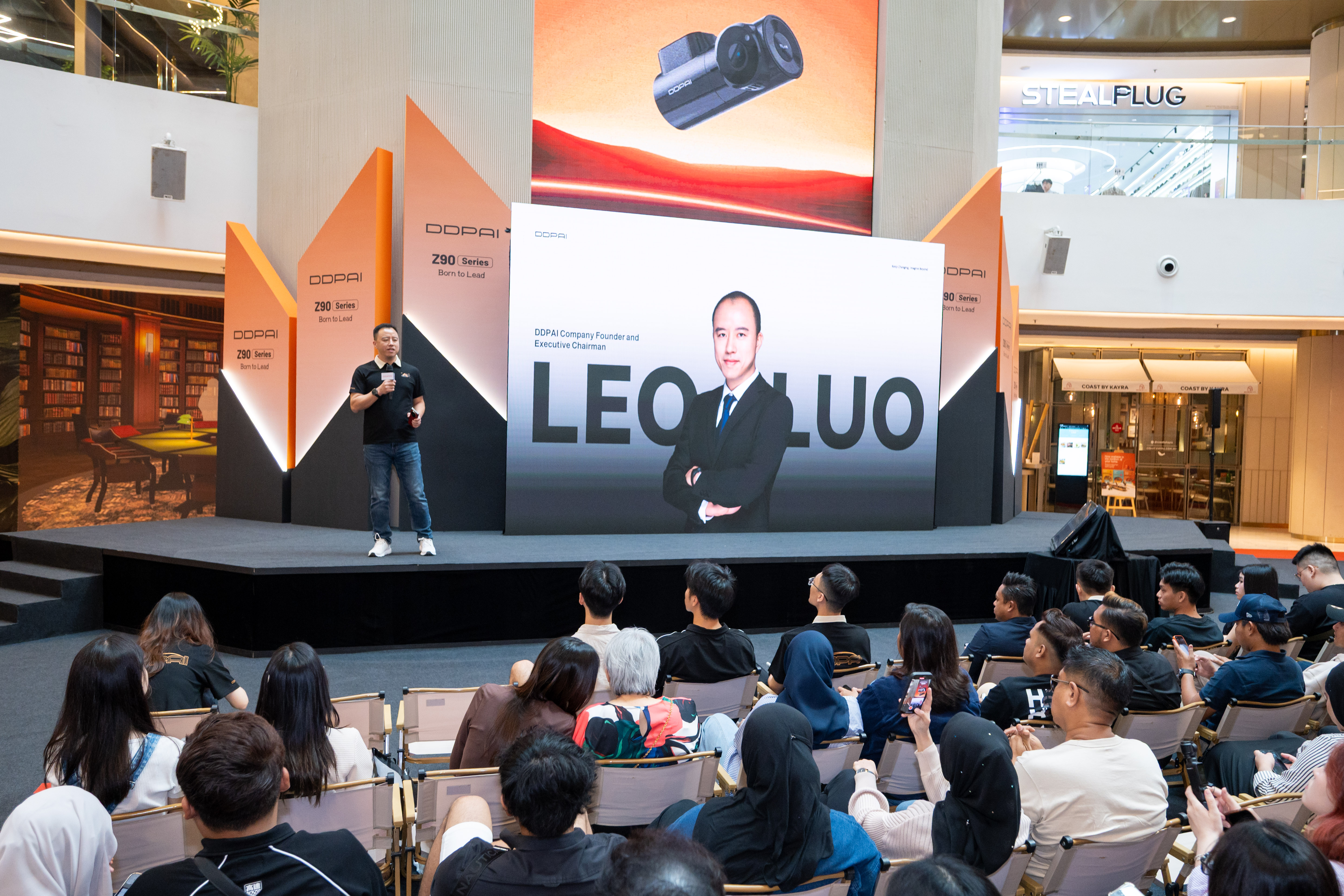 DDPAI’s CEO delivers a keynote speech, sharing the company’s vision and global strategy.