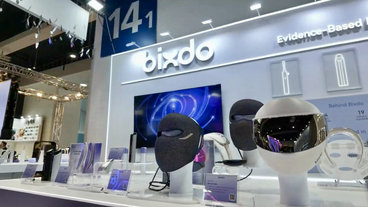 bixdo hands-free LED face masks and light therapy devices