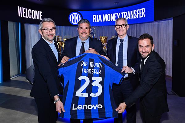 Picture of officials from Ria Money Transfer and FC Internazionale Milano announcing the sponorship agreement