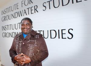 Prof Abdon Atangana, Professor of Applied Mathematics in the Institute for Groundwater Studies (IGS) and a highly cited mathematician for the years 2019-2021, says existing mathematical models are used to first fit collected data and then predict future events. It is for this reason he introduced a new concept that can be used to test whether the spread will have one or several waves.