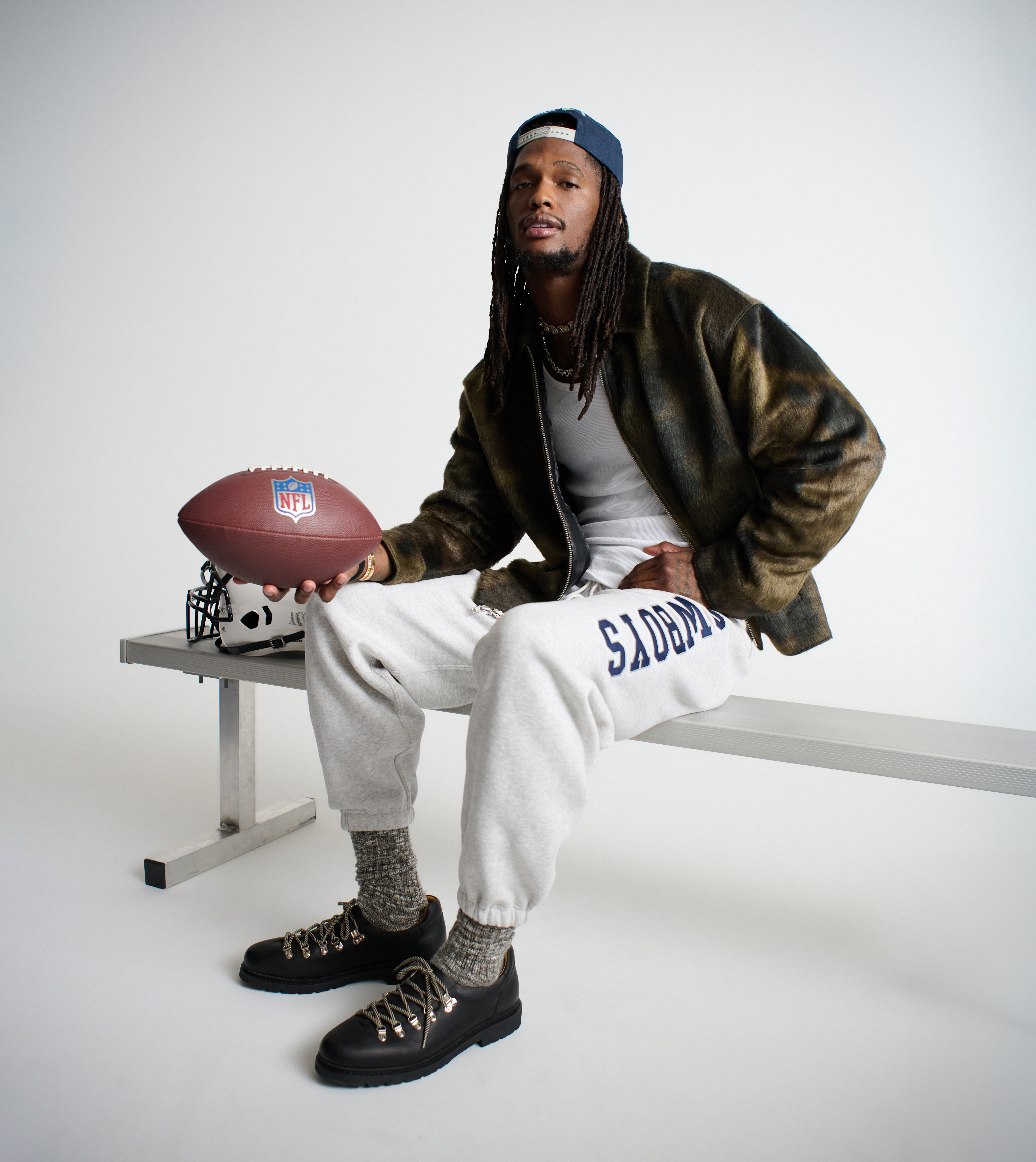 Abercrombie & Fitch Partners with Dallas Cowboys