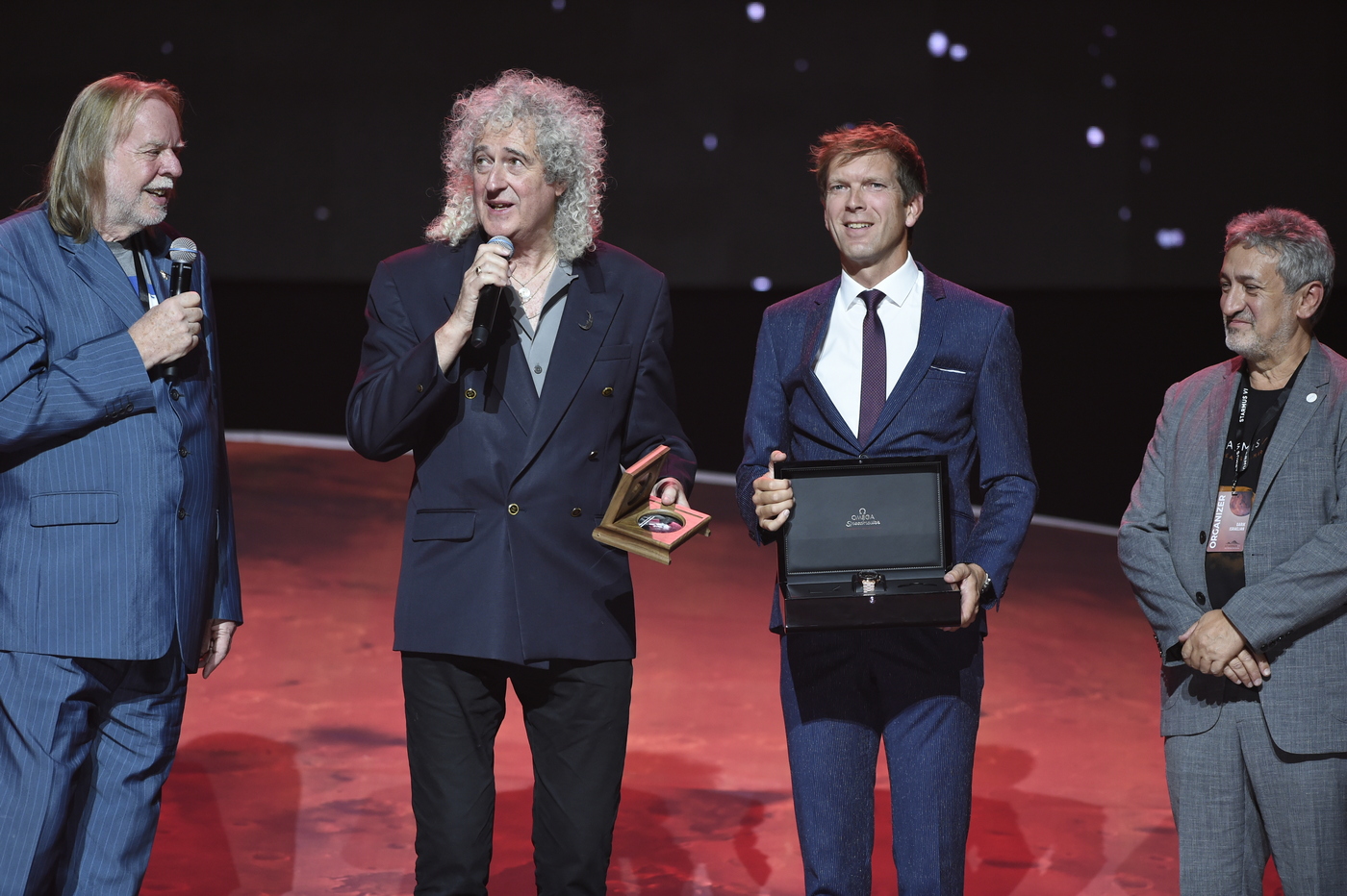 Brian May wins Stephen Hawking Medal