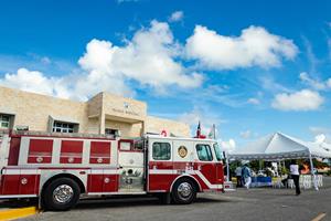 Camiones de bomberos donados al Departamento de Bomberos de Punta Cana en Veron