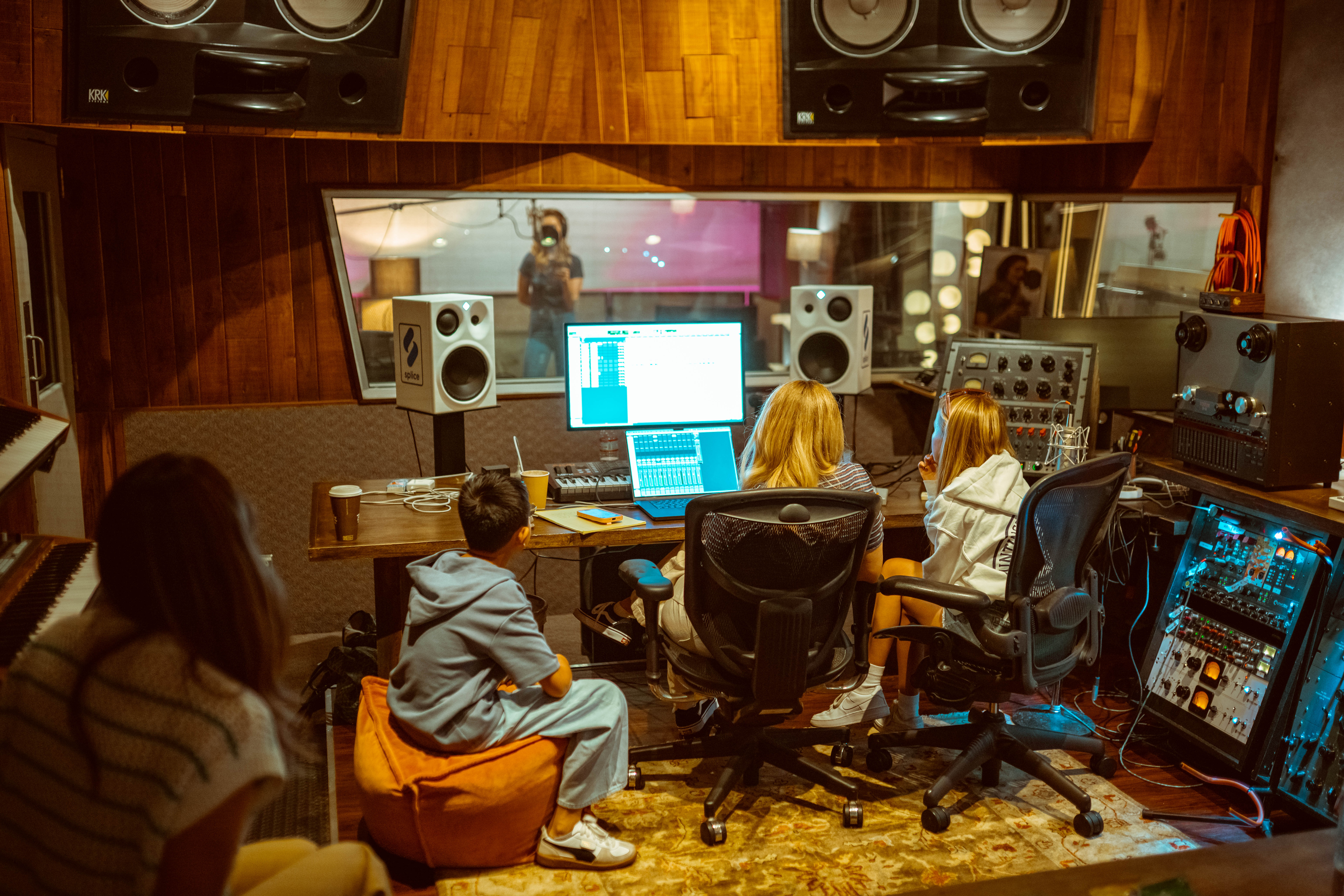 Musicians On Call x Hyundai Hope On Wheels Hope is a Light in the Dark 06 (Photo credit: Dusty Barker)