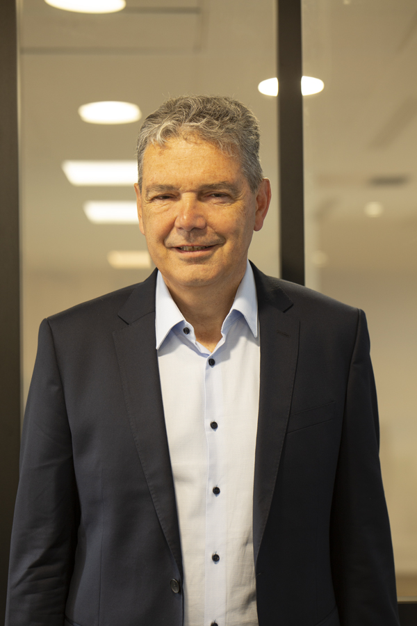 Dr Andreas Wallnoefer