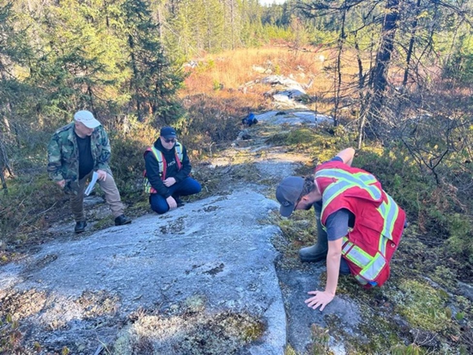 Vallée Project – outcropping pegmatite