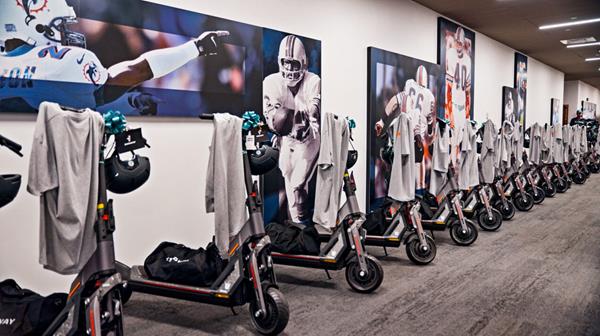 Segway and RSR Help Spread Holiday Cheer with Miami Dolphins