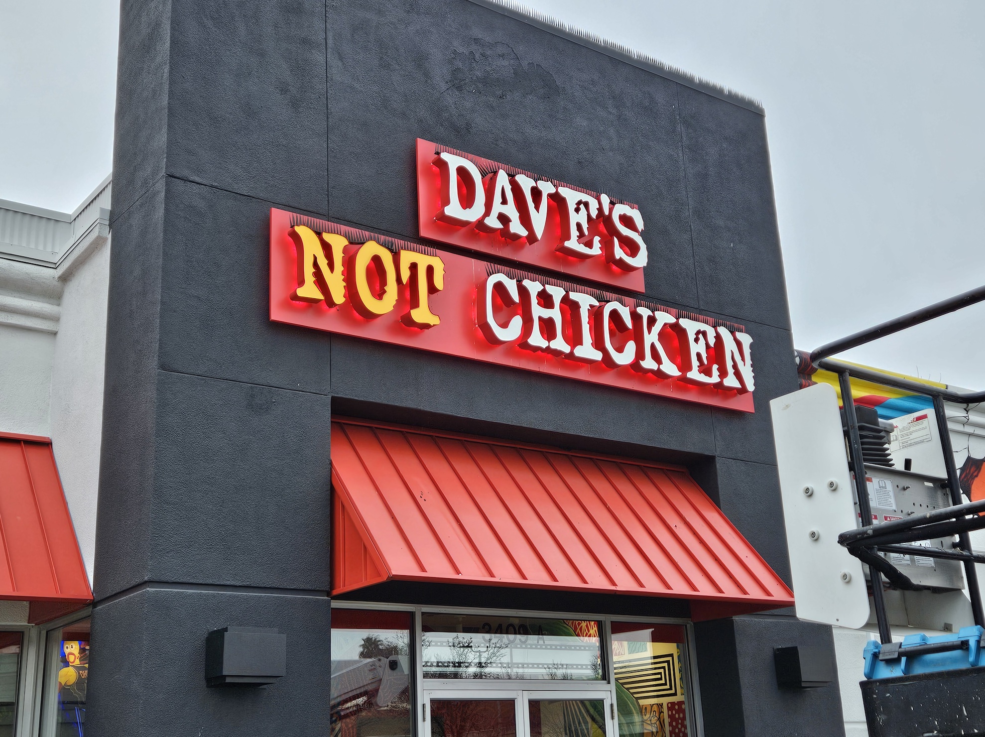 Dave's Exterior