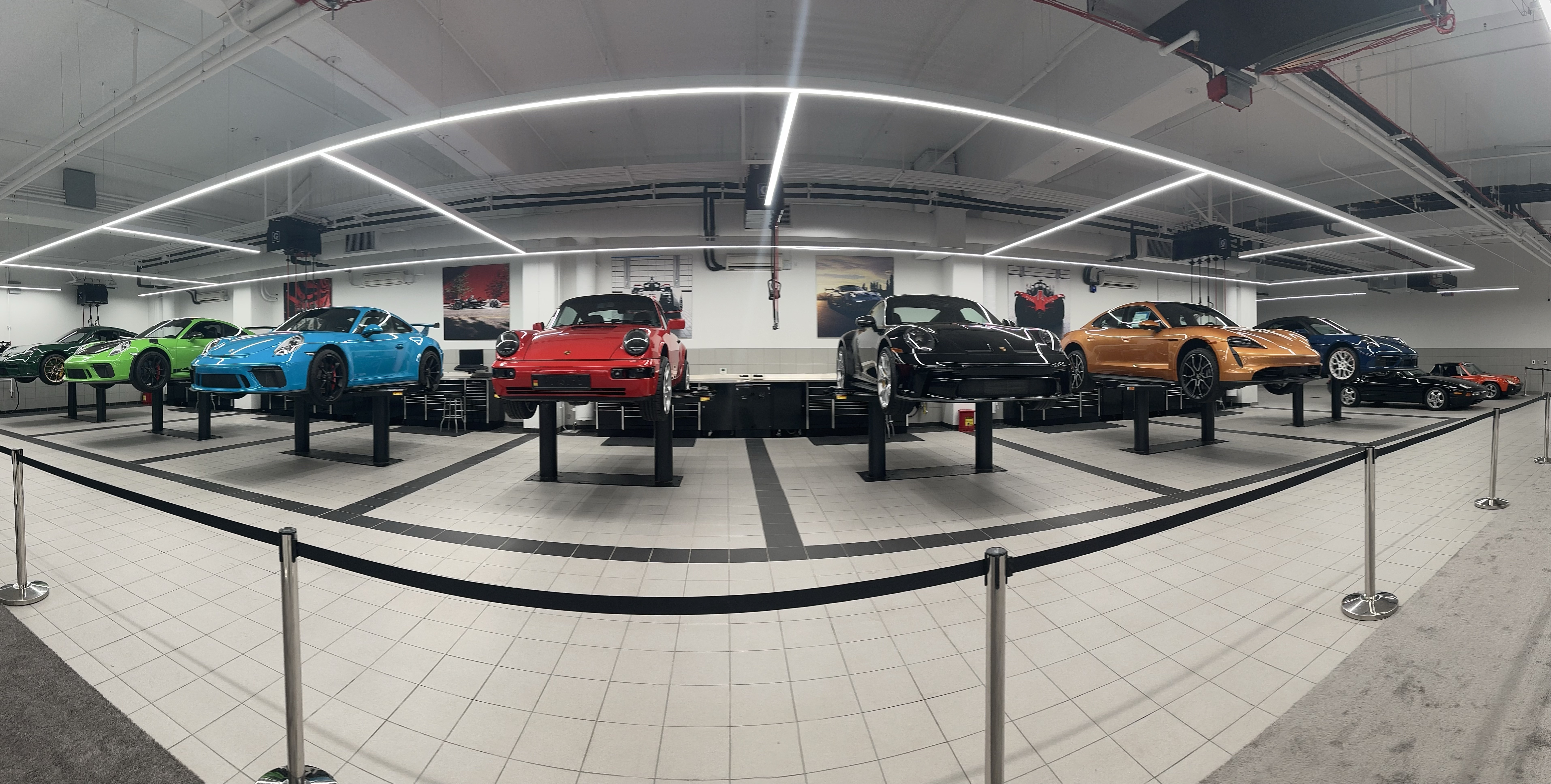 Porsche Woodland Hills Service Bays