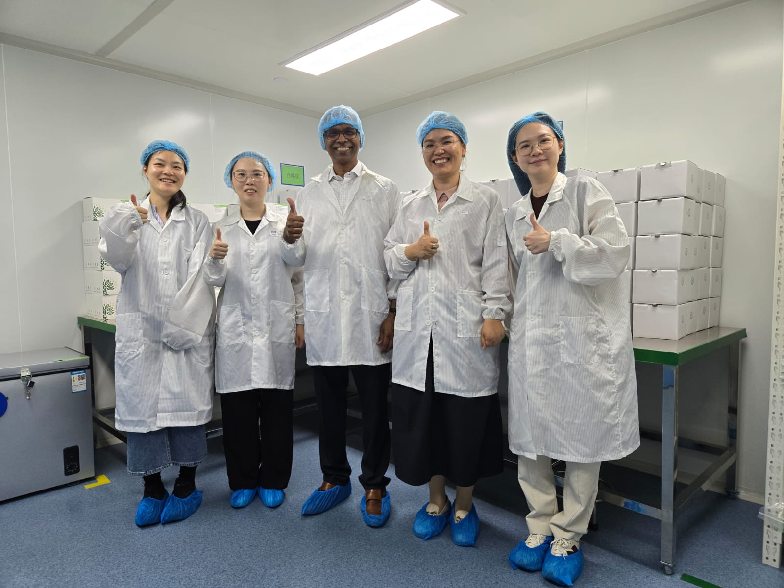 Dr. Muthu Meyyappan, Chief Commercial Officer of Fidelion Diagnostics, tours a Tongshu Gene facility in China as part of ongoing work supporting VitaGuard™ technology transfer, workflow implementation and commercial expansion.