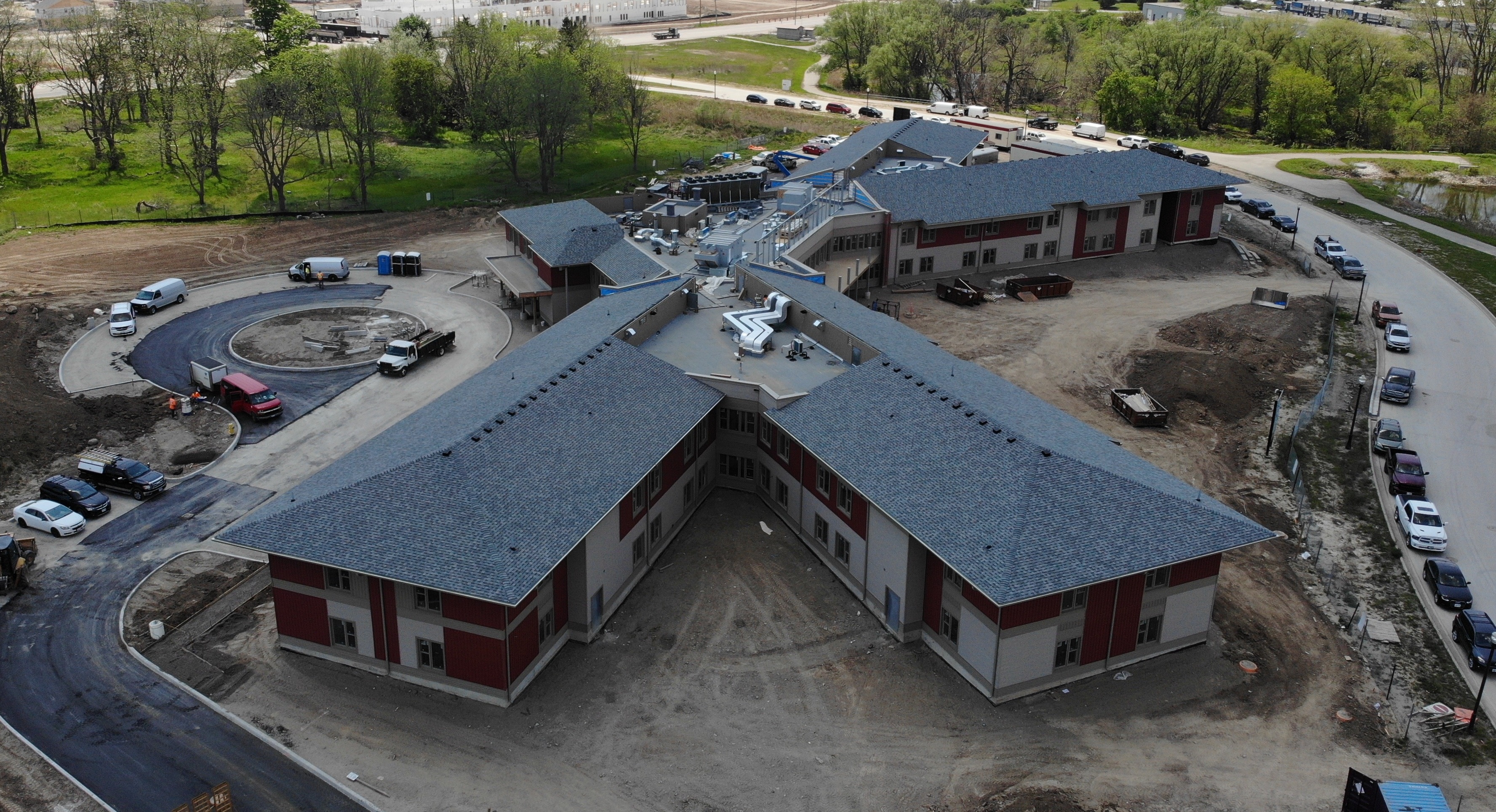 Revera’s new Elmwood Place Long Term Care Home redevelopment project in London, Ontario is well-underway and is expected to open in Fall 2021. The new home will accommodate 128-residents, an addition of 50 new beds from the current home, and will increase access to care for seniors in the community.