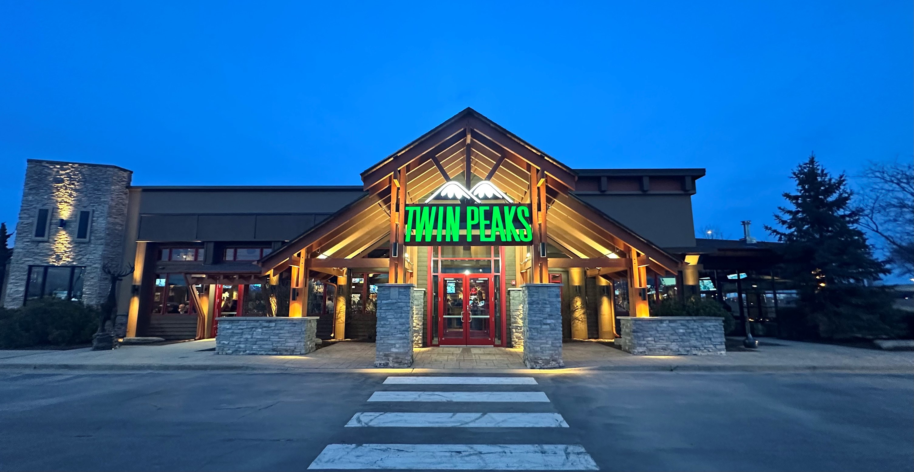 Twin Peaks Opens New Lodge in Algonquin, Illinois, on March 17