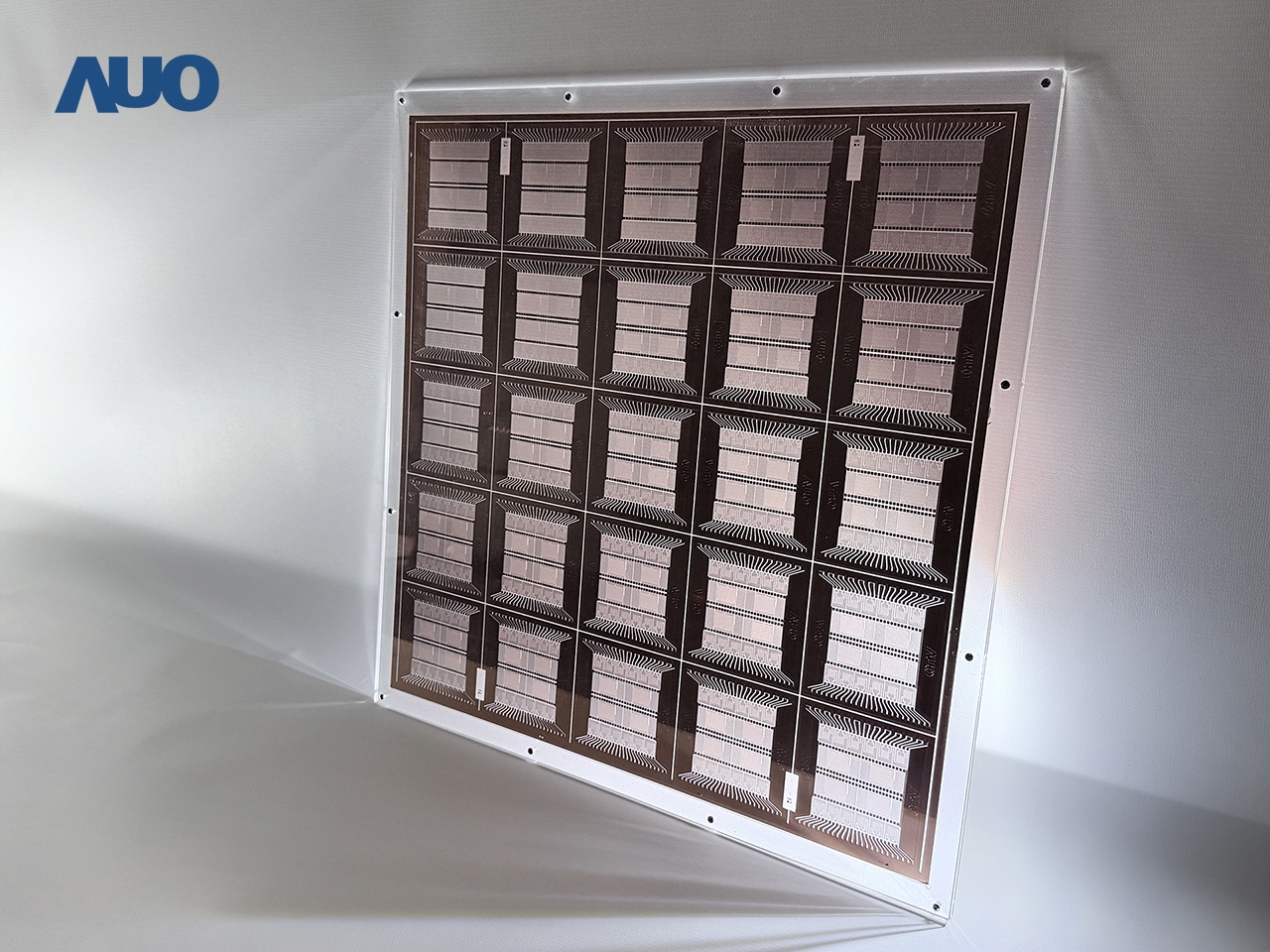 AUO will showcase Glass Core Substrates (GCS) technology for advanced packaging at SEMICON Taiwan 2026, combining Corning’s semiconductor-grade glass with AUO’s Redistribution Layer (RDL) process technology.
