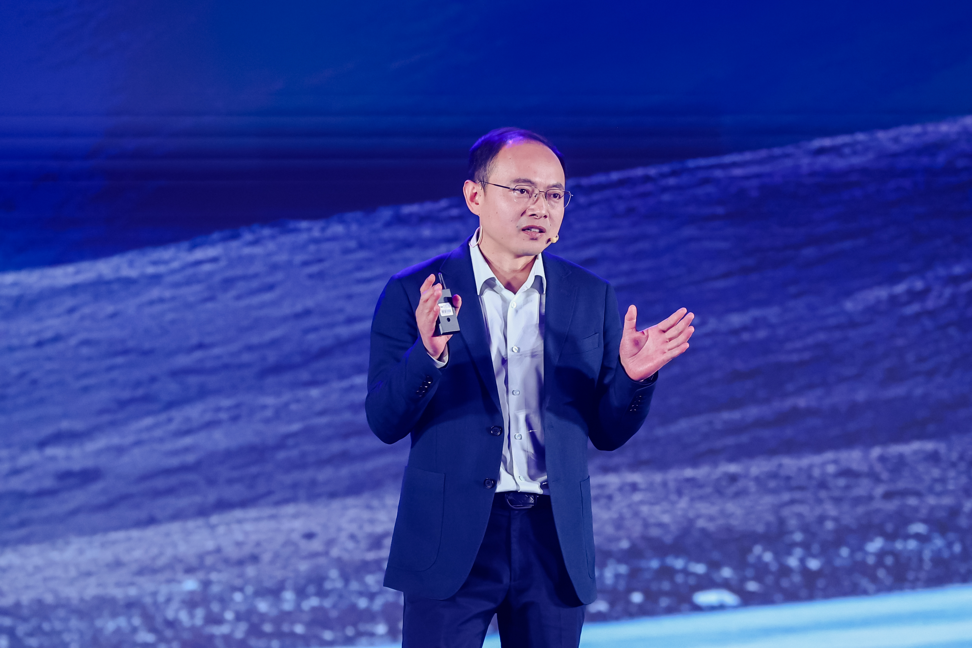 Mr. Shawn Xu delivering his speech