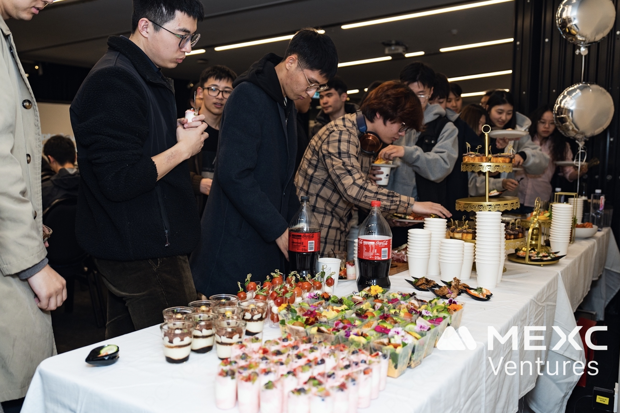 Participators enjoy the event