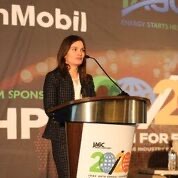 IAGC President, Nikki Martin addresses nearly 300 attendees at the IAGC 49th Annual Conference, "20/20 Vision for Energy:  Shaping the G&E Industry for the New Decade"
(photo:  Tyler Fewox)