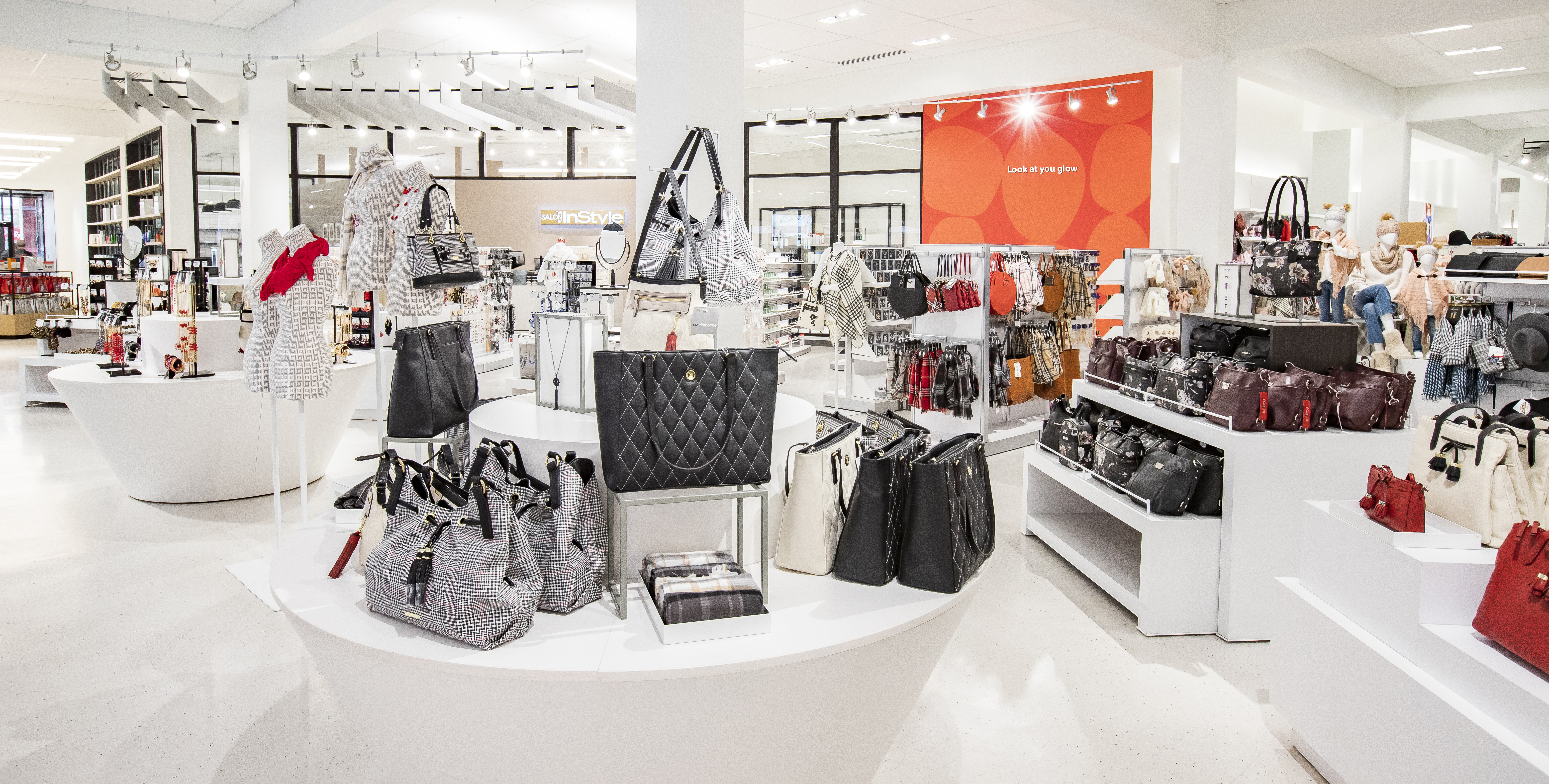 JC Penney boasts long lines at Sephora, but it needs an apparel fix