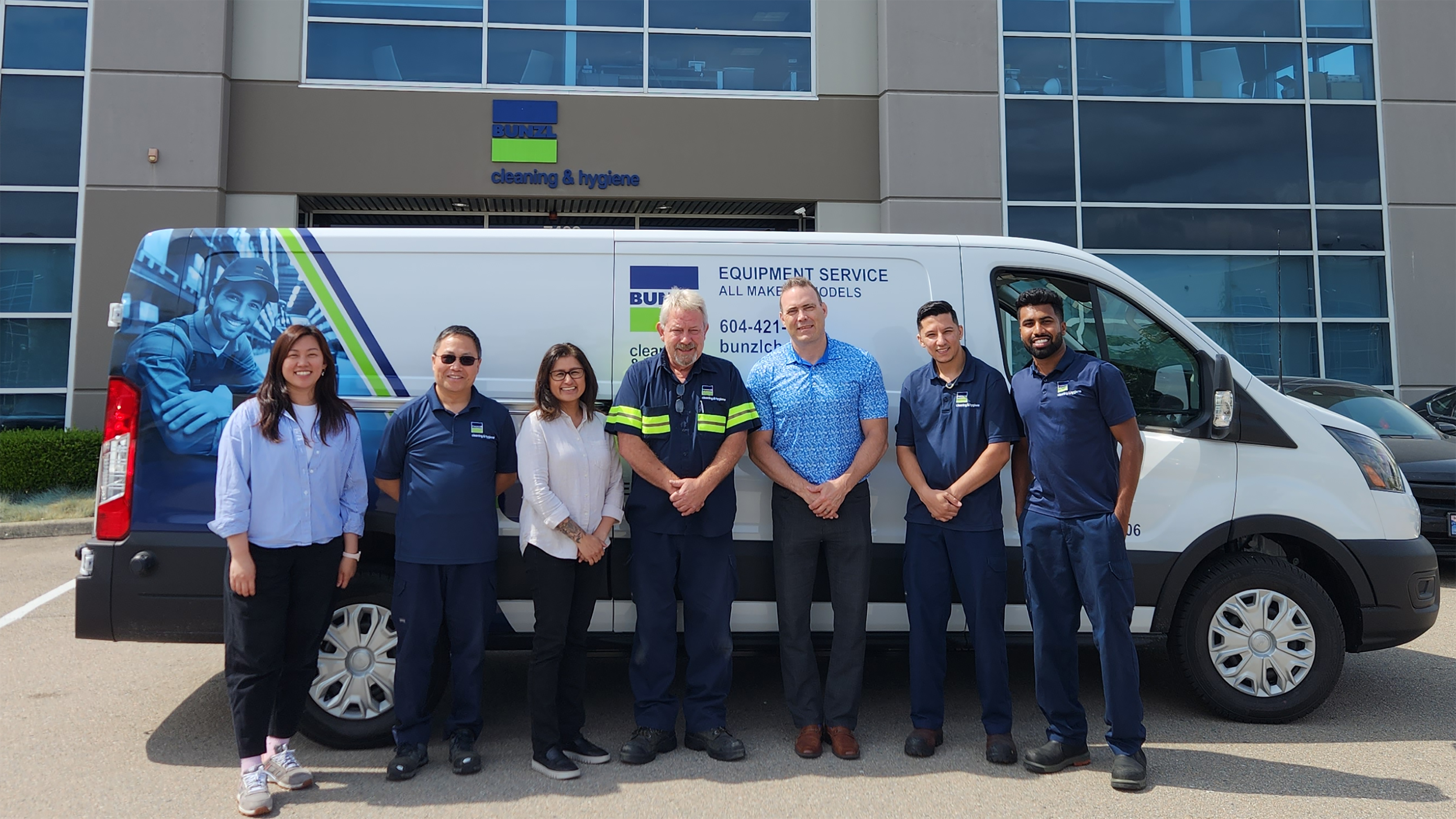 Bunzl-Canada_Great-Place-To-Work_Service-Team