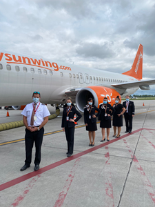 The first Sunwing Airlines flights to the sun since January took off today from Toronto Pearson International Airport and Montréal-Pierre Elliott Trudeau International Airport