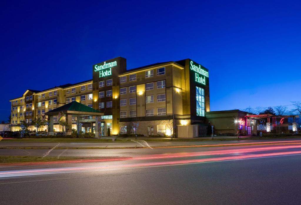 Sandman Hotel Vancouver Airport - Exterior1