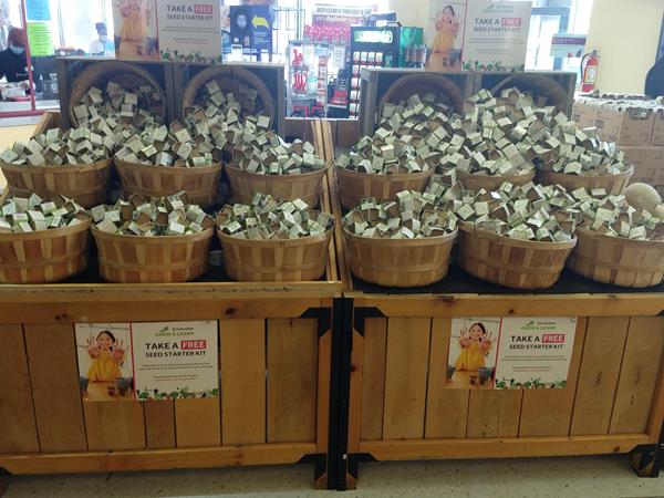 STOP & SHOP OFFERS FAMILIES FREE SEED PODS AND ACTIVITY BOOKS